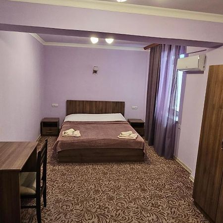 Hotel International Yerevan Exterior photo